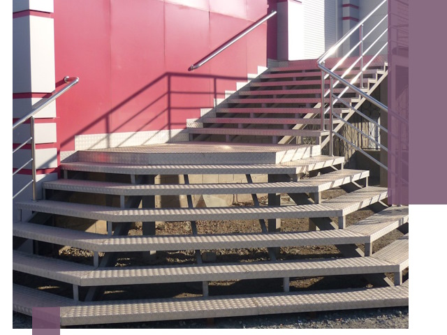 Лестницы для магазина в Рассказове — изготовление и монтаж