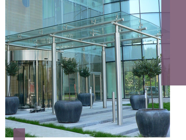 Навесы из стекла на заказ в Рассказове — монтаж и установка